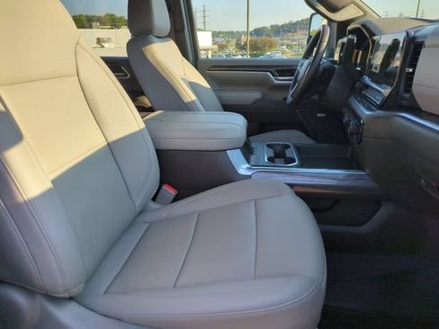 Used 2024 Chevrolet Silverado 2500 LTZ w/ LTZ Convenience Package AWD/4WD image 34