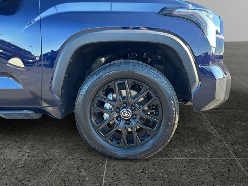 Used 2025 Toyota Tundra Limited image 9