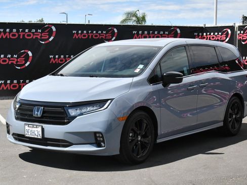 Used 2023 Honda Odyssey Sport image 3