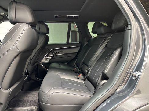 Used 2025 Land Rover Range Rover SE AWD/4WD image 29