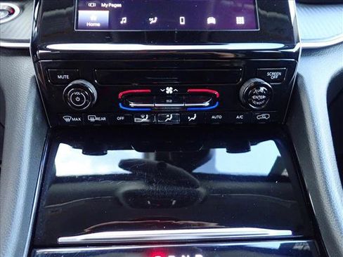 Used 2023 Jeep Grand Cherokee L Laredo image 18