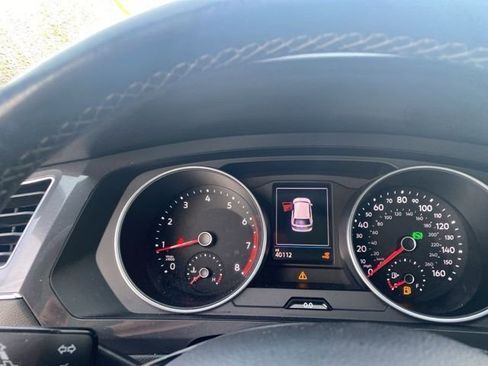 Used 2021 Volkswagen Tiguan SE R-Line image 34
