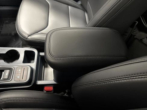 Used 2025 Ford Maverick Lariat w/ Black Appearance Package image 10