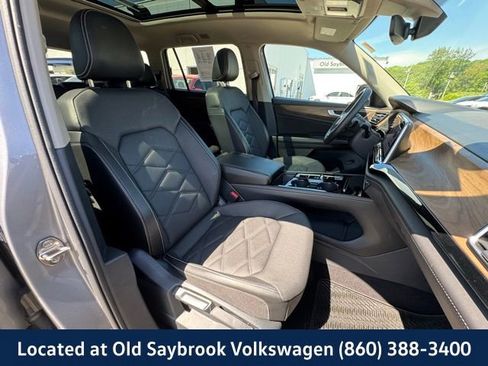 Used 2024 Volkswagen Atlas SE AWD/4WD image 27