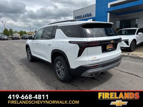 New 2025 Chevrolet Traverse LT w/ Enhanced Driving Package image 7