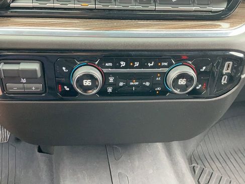 Used 2024 Chevrolet Silverado 1500 LT AWD/4WD image 25