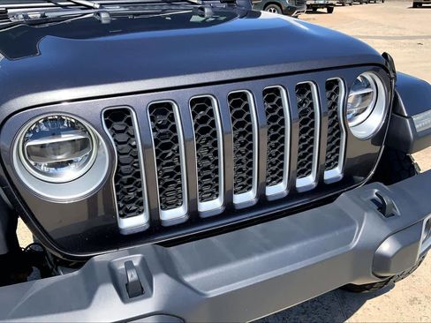 Used 2020 Jeep Gladiator Overland image 30