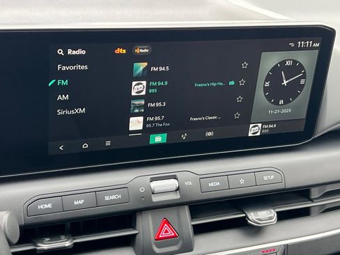 Used 2025 Kia K4 LXS image 19