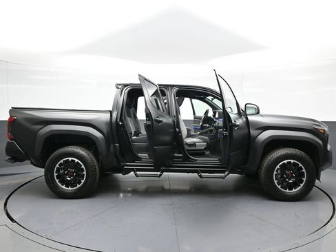 Certified 2025 Toyota Tacoma TRD Off-Road image 42