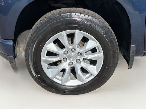 Used 2021 Chevrolet Silverado 1500 Custom AWD/4WD image 29