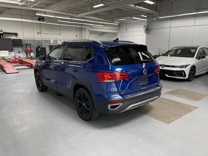 Certified 2023 Volkswagen Taos SE w/ Panoramic Sunroof Package