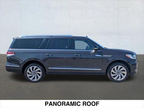 Certified 2024 Lincoln Navigator L Reserve AWD/4WD image 6
