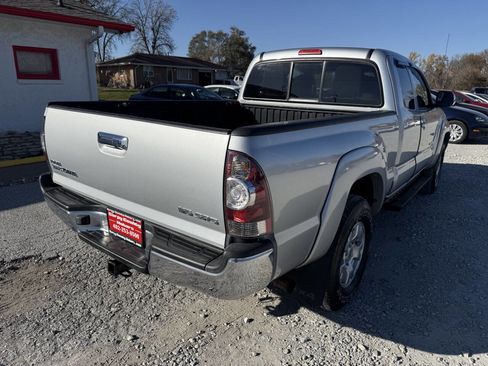 Used 2011 Toyota Tacoma 4x4 Access Cab image 3