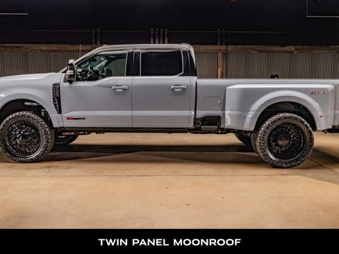 Used 2025 Ford F350 Platinum image 6