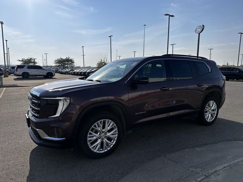 Used 2024 GMC Acadia Elevation w/ Luxury Package AWD/4WD image 2