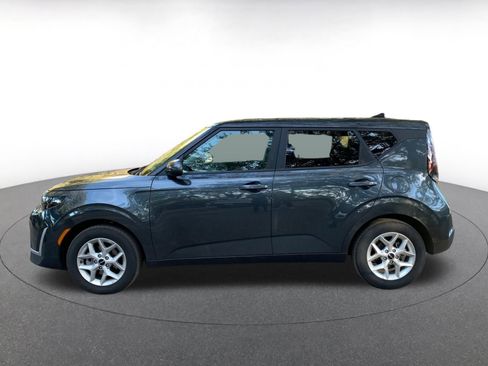 Used 2025 Kia Soul LX w/ LX Technology Package image 4
