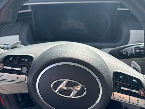 Used 2023 Hyundai Tucson Limited AWD/4WD image 2