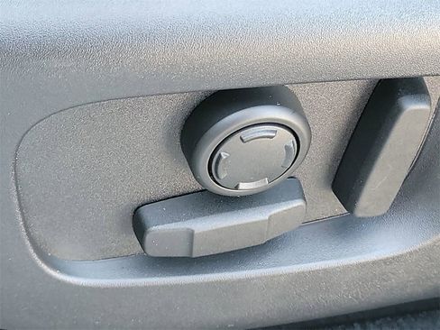 New 2026 Land Rover Range Rover Velar Dynamic SE image 27