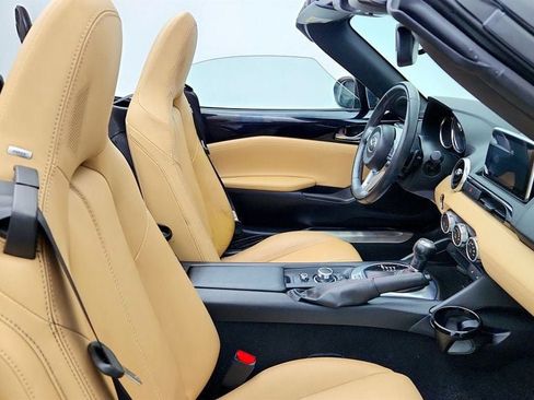 Used 2016 MAZDA MX-5 Miata Grand Touring RWD image 20