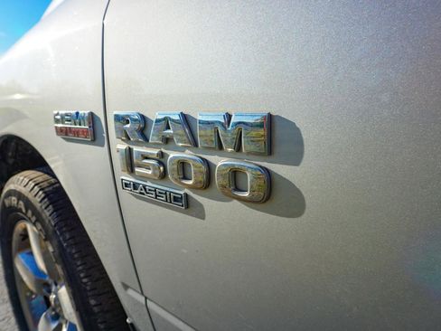 Used 2019 RAM 1500 Express w/ Express Value Package AWD/4WD image 10