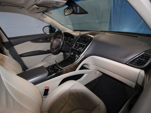 Used 2016 Lincoln MKX Reserve w/ Technology Package image 23