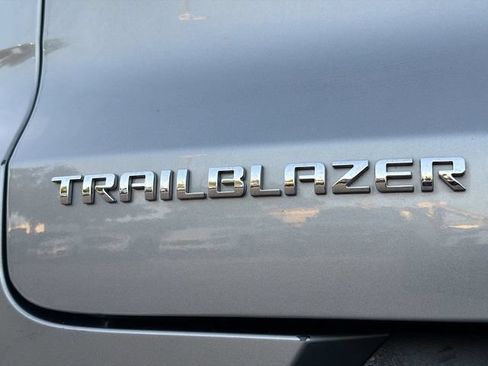 Used 2024 Chevrolet TrailBlazer LS FWD image 11