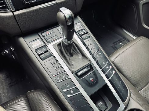 Used 2018 Porsche Macan S AWD/4WD image 35