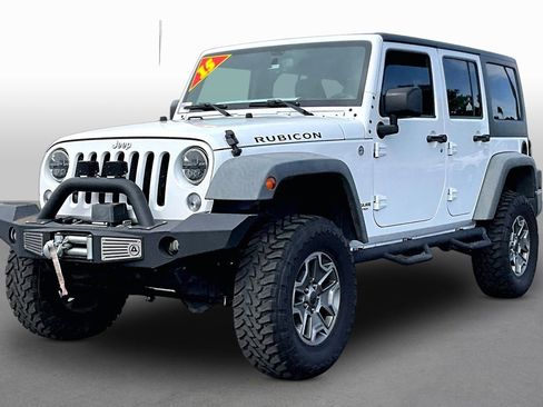 Used 2015 Jeep Wrangler Unlimited Rubicon w/ Connectivity Group AWD/4WD image 1