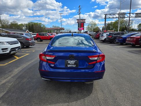 Used 2022 Honda Accord Sport image 9