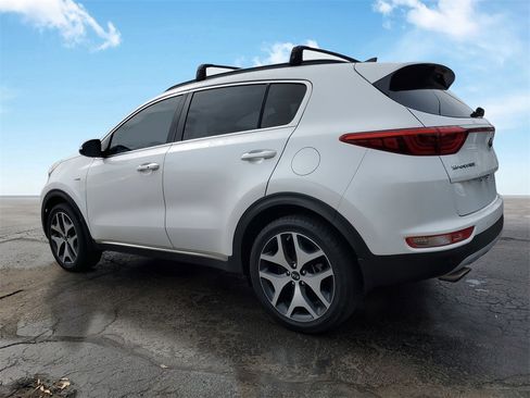 Used 2018 Kia Sportage SX image 3