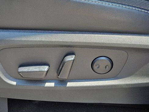 Used 2023 Nissan Pathfinder SL w/ Lighting Package (N92) AWD/4WD image 12
