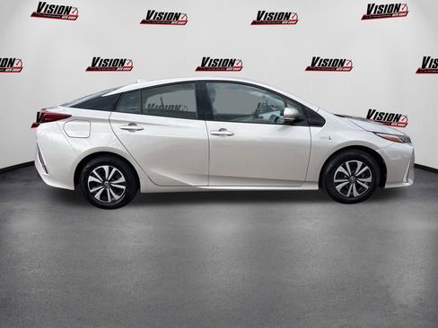 Used 2017 Toyota Prius Prime Plus FWD image 4