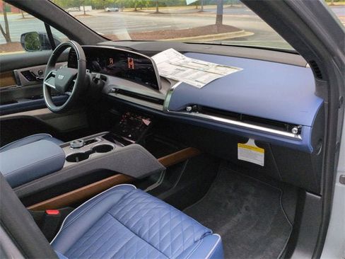 New 2026 Cadillac Vistiq Premium Luxury image 30