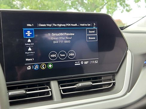 Used 2025 Chevrolet Trax LS w/ LS Convenience Package FWD image 16