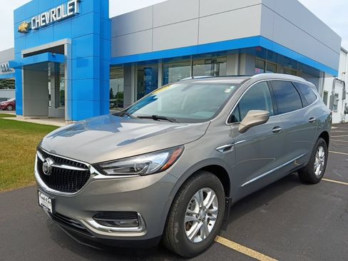 Used 2018 Buick Enclave Essence AWD/4WD image 2