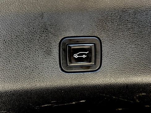 Used 2023 Chevrolet Tahoe LT image 27