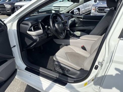 Used 2024 Toyota Camry SE image 16