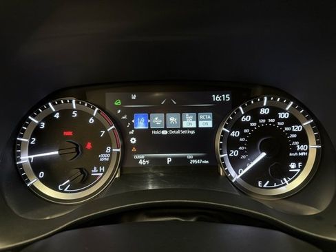 Certified 2023 Toyota Highlander XLE image 13