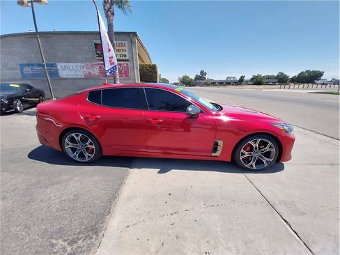 Used 2018 Kia Stinger GT2 AWD/4WD image 4