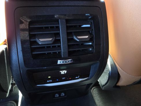 Used 2022 BMW X4 xDrive30i w/ Parking Assistance Package image 16