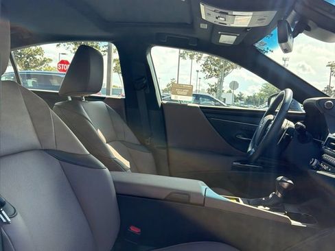 Used 2025 Lexus ES 350 w/ Premium Package FWD image 14