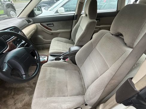 Used 2004 Subaru Outback Wagon image 7