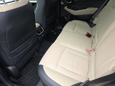 Used 2023 Subaru Outback Limited image 11