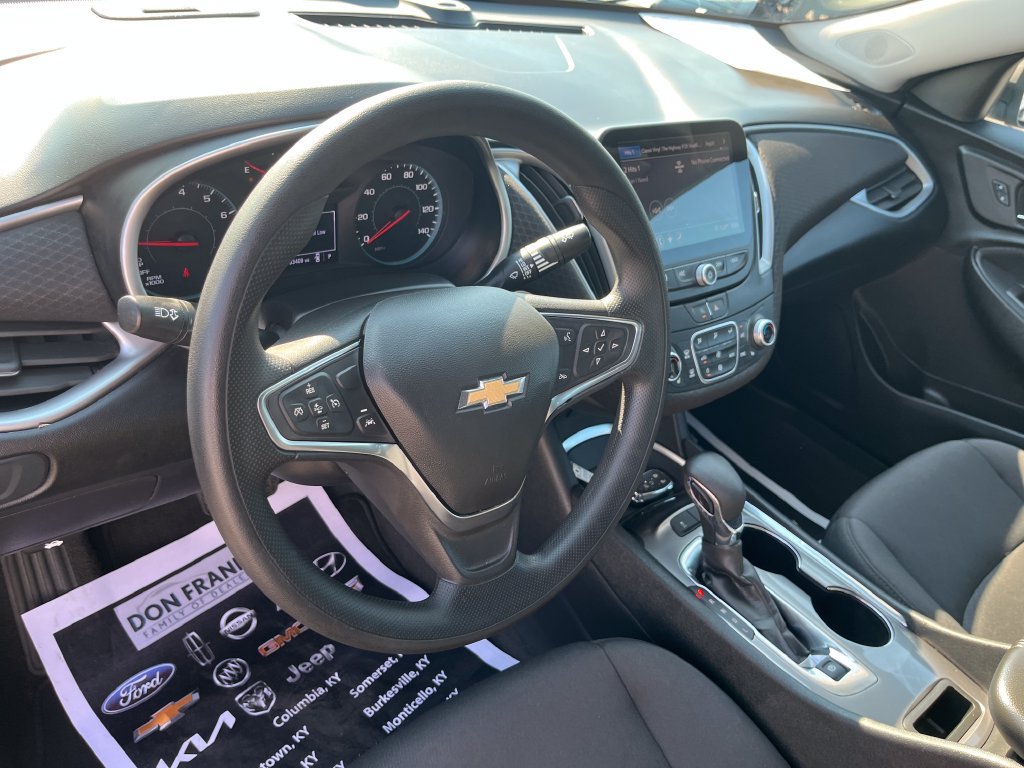 Used 2025 Chevrolet Malibu LT FWD image 14
