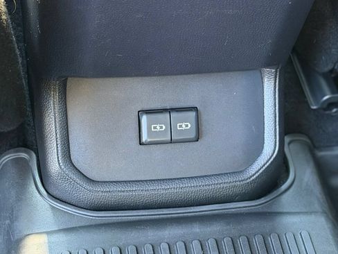 Used 2022 Toyota Highlander XLE AWD/4WD image 13