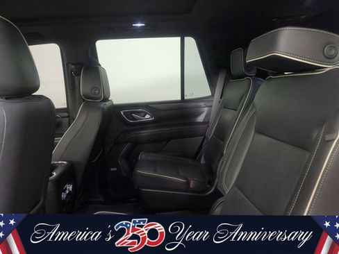 Used 2023 GMC Yukon SLT AWD/4WD image 13