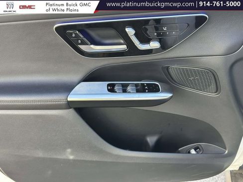 Used 2024 Mercedes-Benz GLC 300 4MATIC image 18