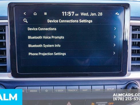 Used 2024 Hyundai Venue Limited FWD image 37