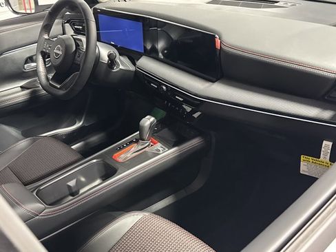 New 2025 Nissan Kicks SR w/ Illumination Package image 7