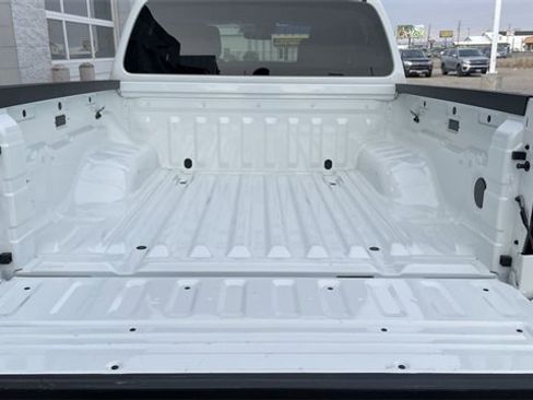 Used 2025 Nissan Frontier SV image 22